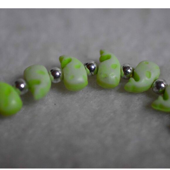 Fun Tiny Green Whales Silver Tone Beaded Stretch 6 Inch Bracelet - Picture 2 of 3